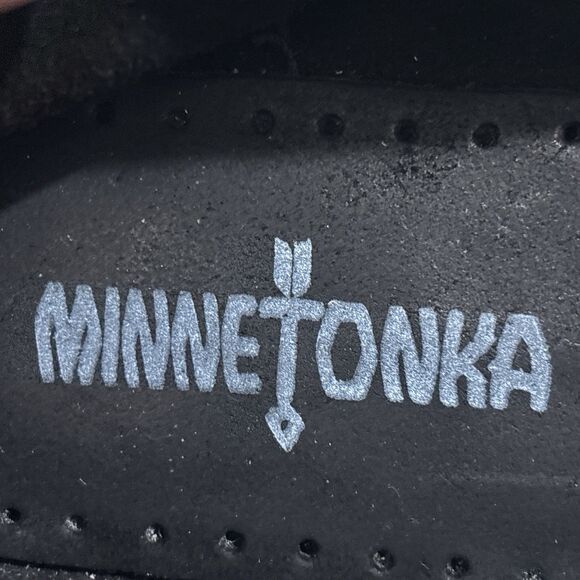 Minnetonka Moccasins Womens 10 Black Suede Leather Studded Flats Slip On Bow - Picture 5 of 10